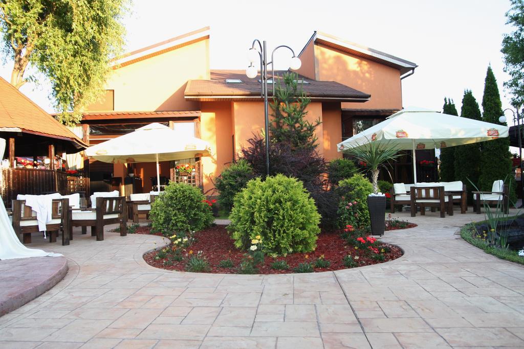 Rixo'S Guesthouse Circea Экстерьер фото