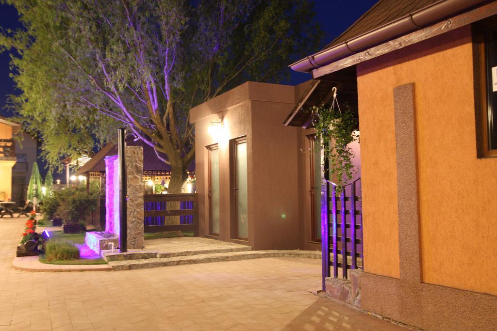 Rixo'S Guesthouse Circea Экстерьер фото