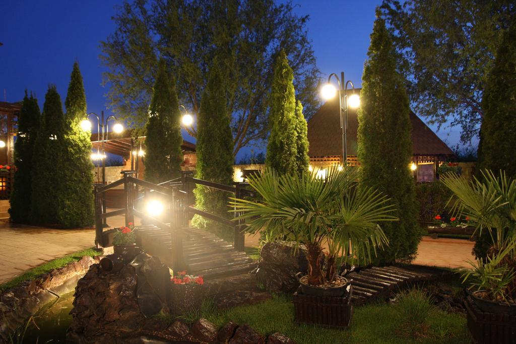 Rixo'S Guesthouse Circea Экстерьер фото