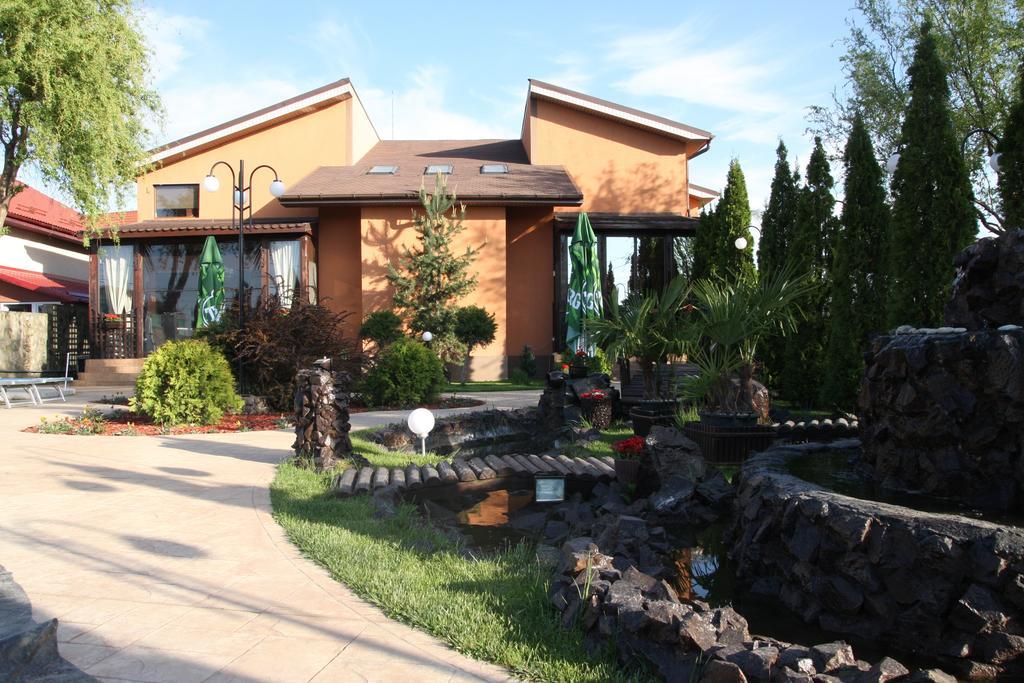 Rixo'S Guesthouse Circea Экстерьер фото