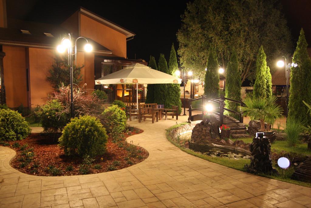 Rixo'S Guesthouse Circea Экстерьер фото