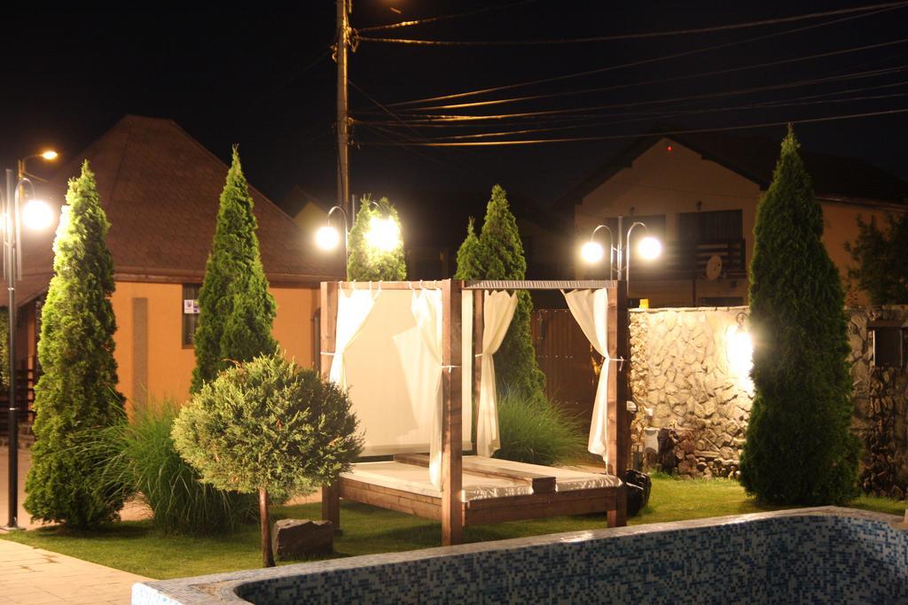 Rixo'S Guesthouse Circea Экстерьер фото