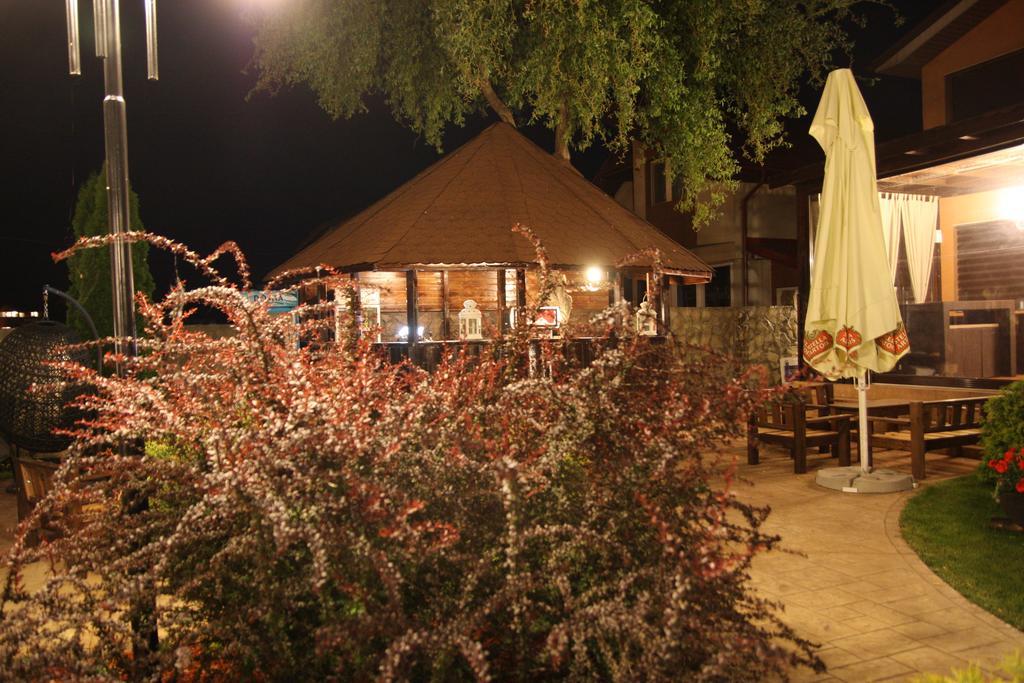Rixo'S Guesthouse Circea Экстерьер фото