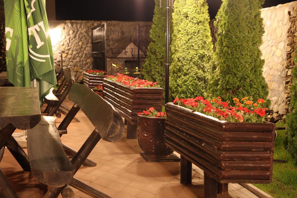 Rixo'S Guesthouse Circea Экстерьер фото