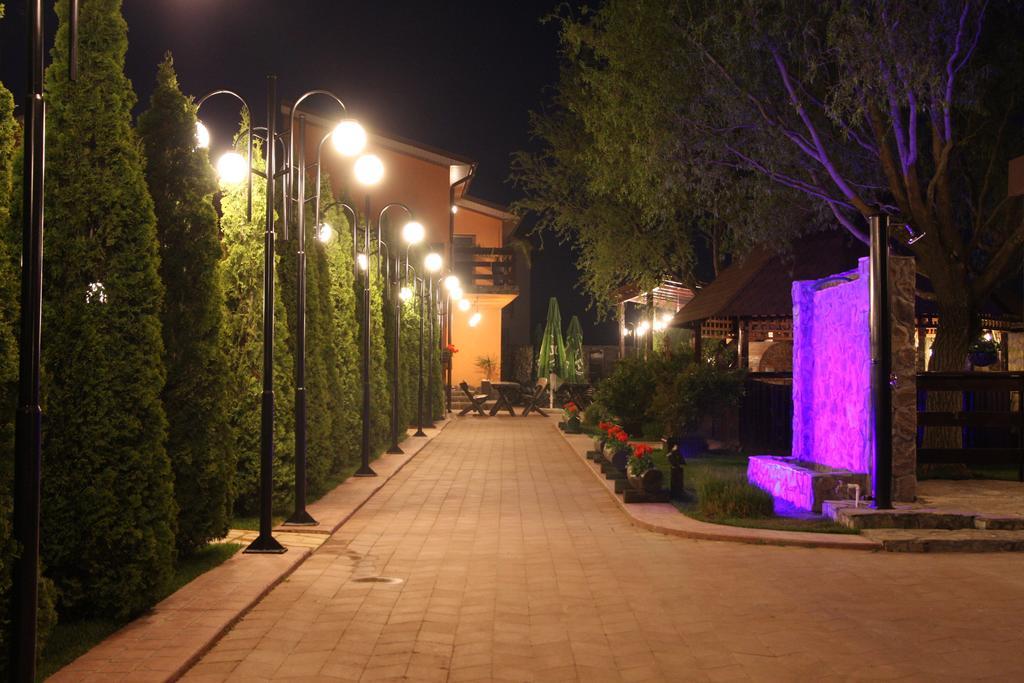 Rixo'S Guesthouse Circea Экстерьер фото