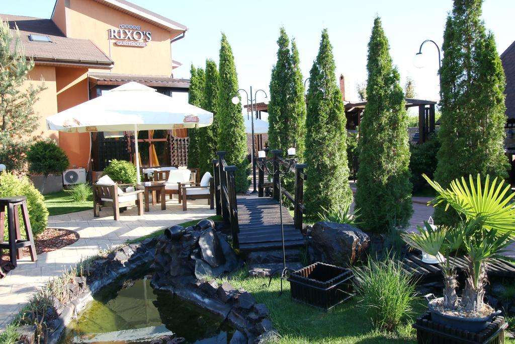 Rixo'S Guesthouse Circea Экстерьер фото