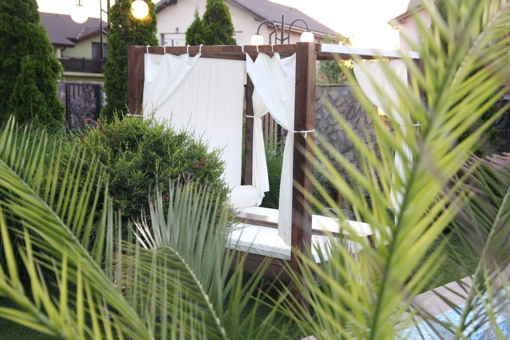 Rixo'S Guesthouse Circea Экстерьер фото