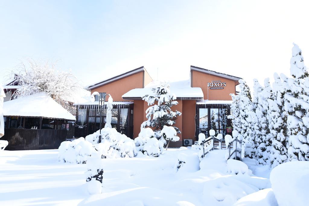 Rixo'S Guesthouse Circea Экстерьер фото